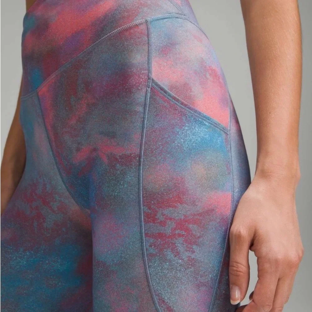 Lululemon Athletica Blue and Pink Leggings - Picture 2 of 11